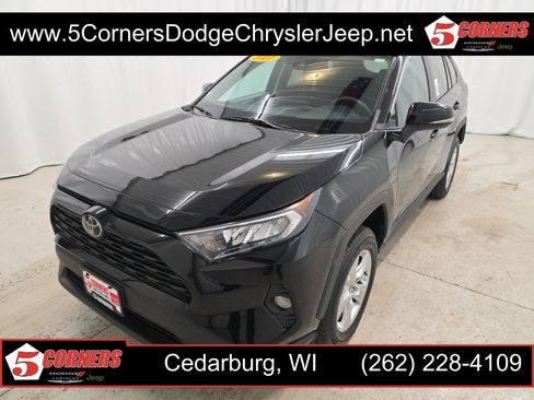 Used 2021 Toyota RAV4 XLE image 1