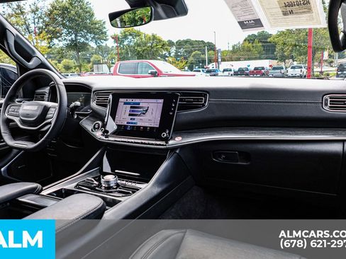 Used 2024 Jeep Wagoneer L Series II w/ Flexible Seating Group image 34