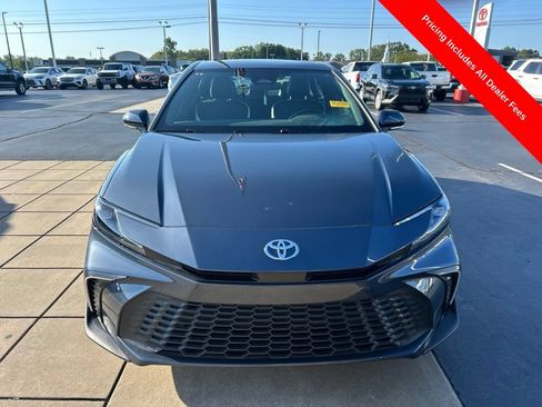 Used 2026 Toyota Camry SE FWD image 11