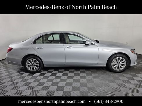 Used 2017 Mercedes-Benz E 300 4MATIC image 7