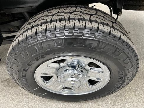 Used 2024 RAM 2500 Tradesman w/ Chrome Appearance Group AWD/4WD image 14