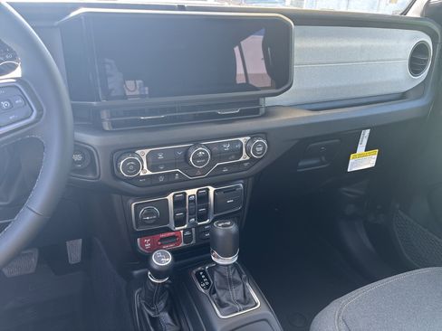 New 2026 Jeep Wrangler Willys AWD/4WD image 30