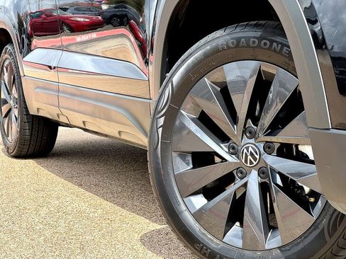 Used 2024 Volkswagen Taos S image 2