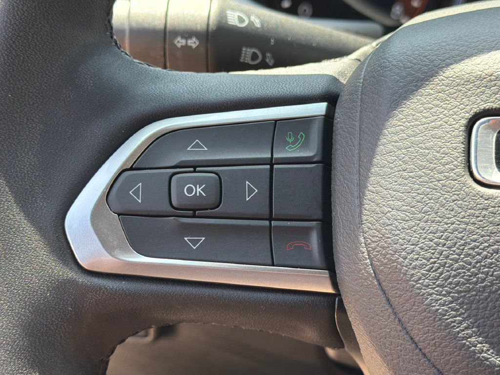 Used 2025 Jeep Compass Limited AWD/4WD image 34