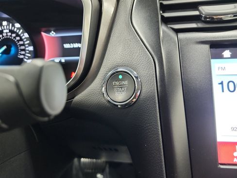 Used 2019 Ford Fusion SE w/ Equipment Group 151A FWD image 18