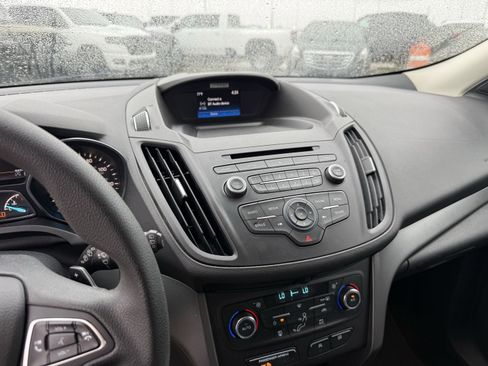 Used 2017 Ford Escape SE FWD image 19