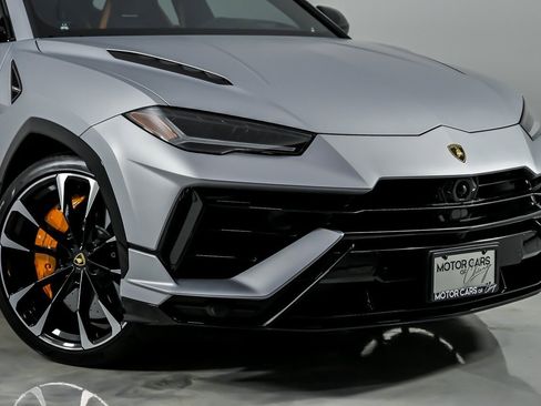 Used 2023 Lamborghini Urus S AWD/4WD image 3