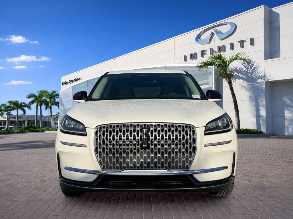 Used 2023 Lincoln Corsair FWD image 2