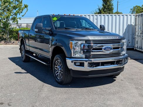 Used 2017 Ford F250 Lariat w/ Lariat Ultimate Package image 2