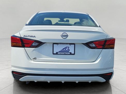 Used 2025 Nissan Altima 2.5 SV FWD image 7