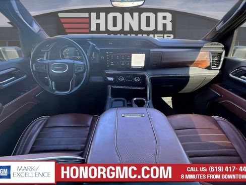 Used 2025 GMC Sierra 3500 Denali Ultimate AWD/4WD image 8