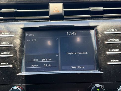 Certified 2018 Toyota Camry SE w/ Moonroof Package FWD image 27