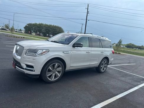 Used 2019 Lincoln Navigator Reserve AWD/4WD image 6