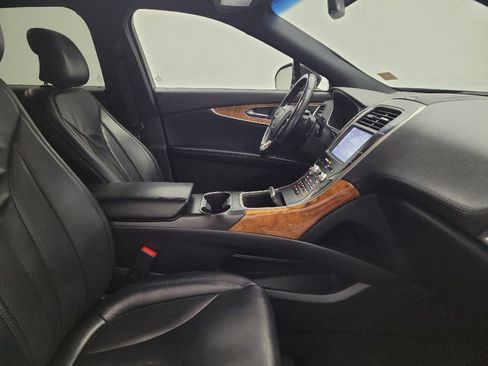 Used 2019 Lincoln Nautilus Select AWD/4WD image 21