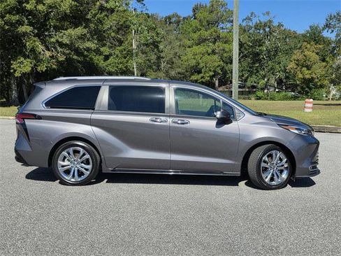 Certified 2023 Toyota Sienna Platinum image 42