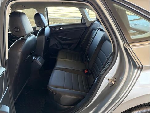 Used 2022 Volkswagen Jetta SE image 11