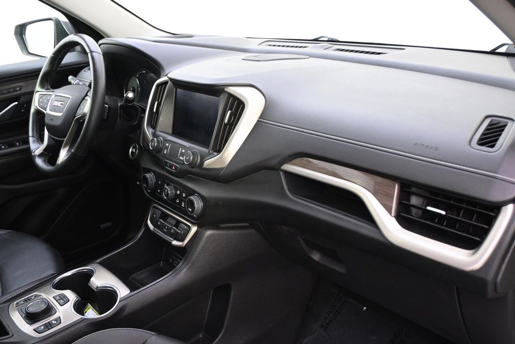 Used 2022 GMC Terrain Denali w/ Denali Premium Package AWD/4WD image 15