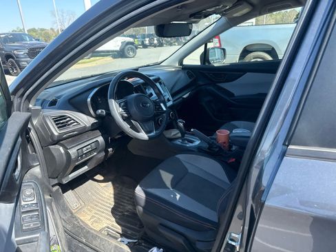 Used 2022 Subaru Crosstrek 2.0i Premium image 4