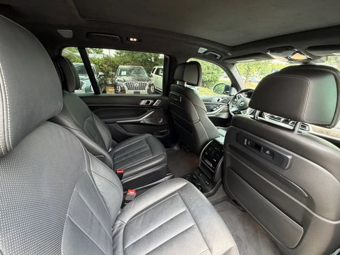 Used 2019 BMW X7 xDrive50i w/ Dynamic Handling Package AWD/4WD image 14