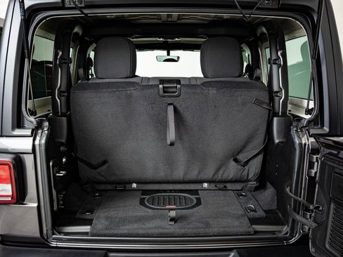 Used 2023 Jeep Wrangler Sport S image 16