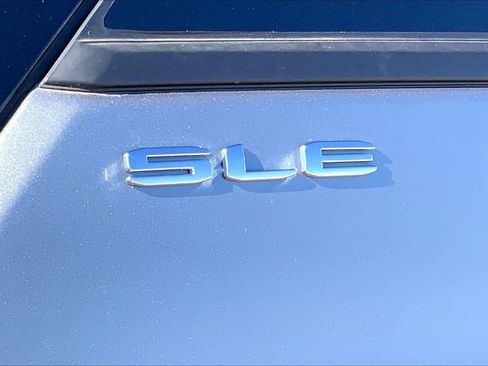 Used 2024 GMC Terrain SLE image 9