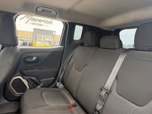 Used 2016 Jeep Renegade Sport w/ Power & Air Group FWD image 8