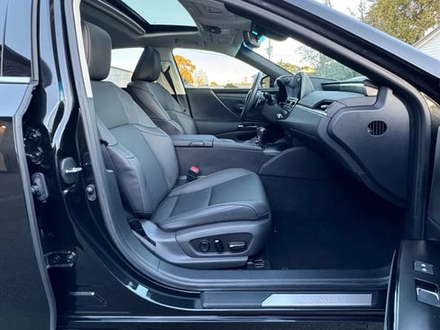 Used 2022 Lexus ES 350 w/ Premium Package image 12