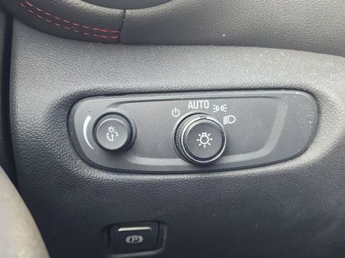 Used 2019 Chevrolet Blazer RS w/ Sun and Wheels Package image 22