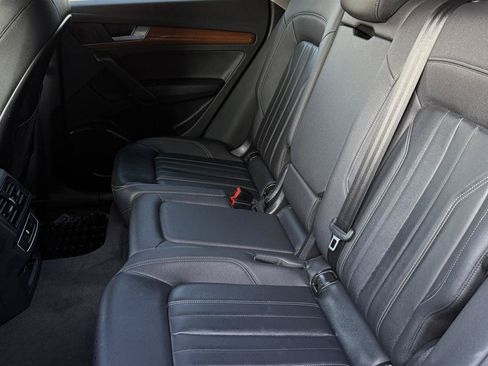 Used 2023 Audi Q5 2.0T Premium w/ Convenience Package AWD/4WD image 32