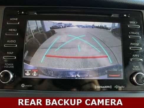 Used 2018 Toyota Sienna Limited image 16