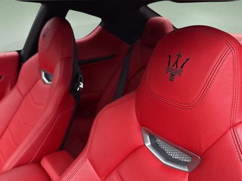Used 2015 Maserati GranTurismo Sport RWD image 11
