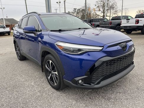 Used 2024 Toyota Corolla Cross XSE image 3