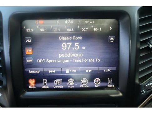 Used 2015 Jeep Cherokee Latitude w/ Comfort/Convenience Group FWD image 11