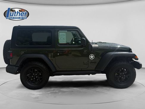 Used 2022 Jeep Wrangler Sport AWD/4WD image 6