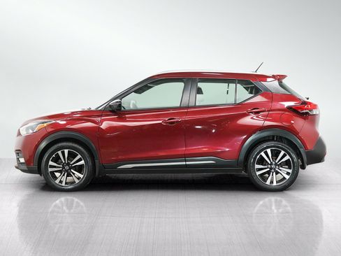 Used 2019 Nissan Kicks SR w/ SR Premium Package FWD image 2