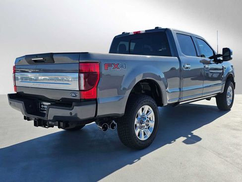 Used 2022 Ford F350 Platinum AWD/4WD image 3