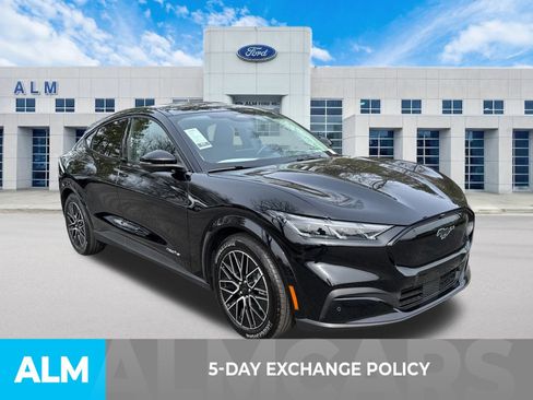 Used 2025 Ford Mustang Mach-E Premium image 3