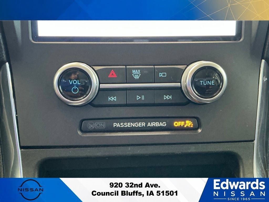 Used 2021 Ford Edge Titanium AWD/4WD image 28