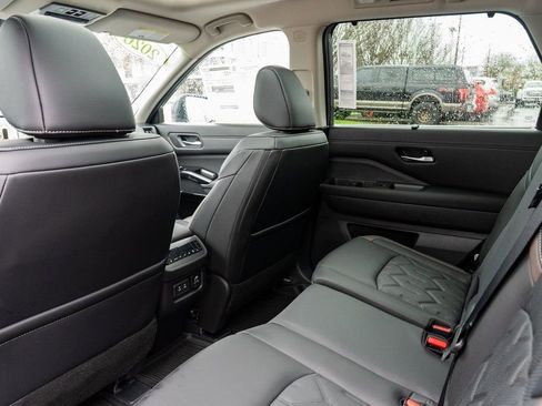 New 2026 Nissan Pathfinder Platinum image 26