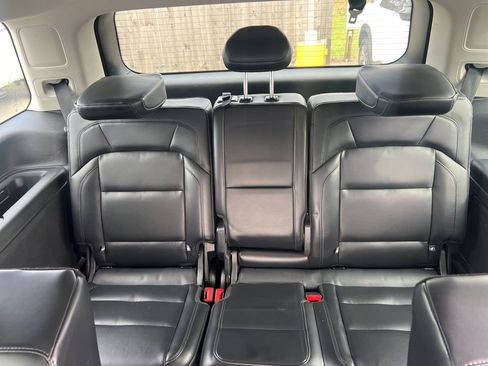 Used 2025 Lincoln Navigator Reserve image 17