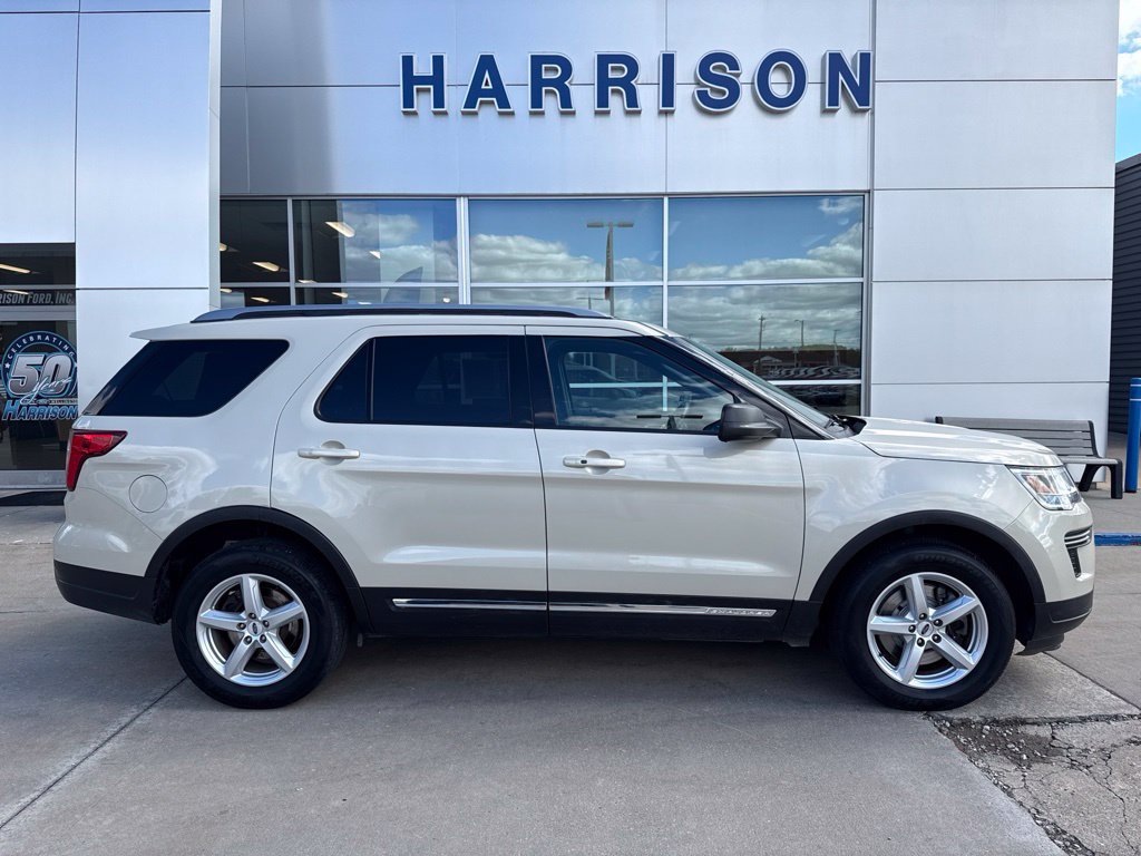 Used 2018 Ford Explorer XLT FWD image 4