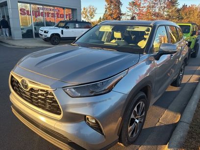 Used 2023 Toyota Highlander XLE