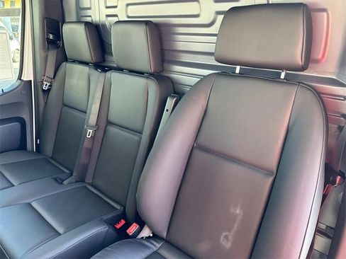 Used 2025 Mercedes-Benz Sprinter 2500 image 16