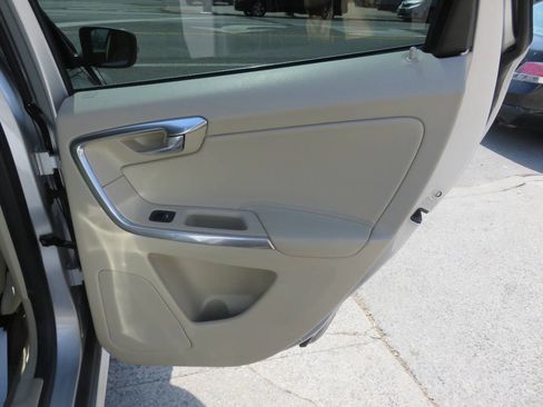 Used 2015 Volvo XC60 T6 Premier Plus AWD/4WD image 30