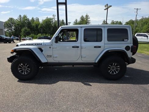 Used 2024 Jeep Wrangler Unlimited Rubicon 392 AWD/4WD image 4