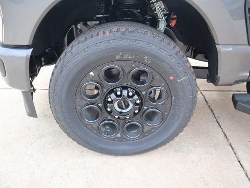 New 2026 Ford F250 Lariat w/ Black Appearance Package image 18