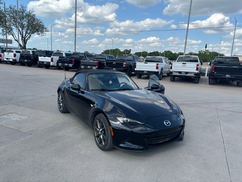 Used 2018 MAZDA MX-5 Miata Grand Touring image 2