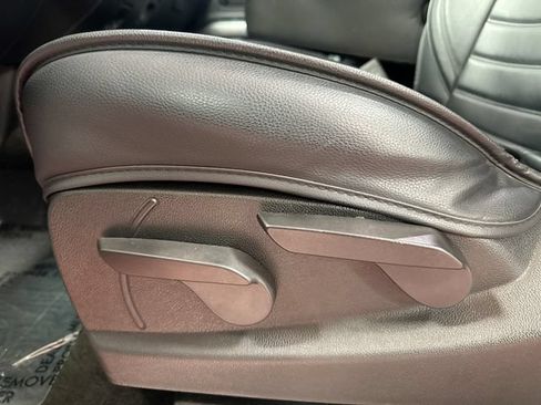 Used 2018 Chevrolet Silverado 1500 LT RWD image 15