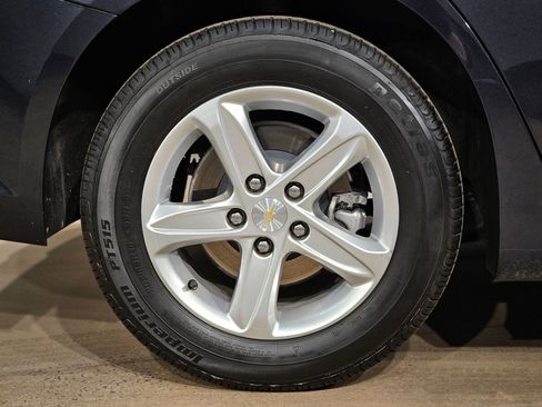 Used 2023 Chevrolet Malibu LT FWD image 17
