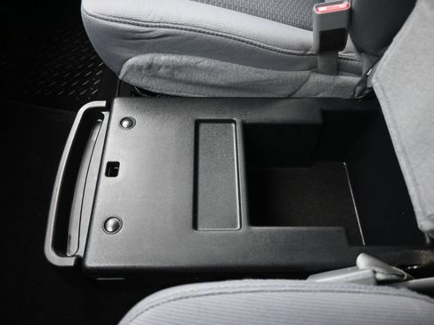 Used 2011 Ford F150 XLT w/ XLT Chrome Pkg image 27